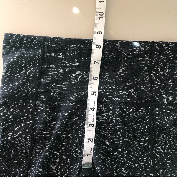 Lululemon Fast & Free Crop II sz 4 - Picture 6 of 11